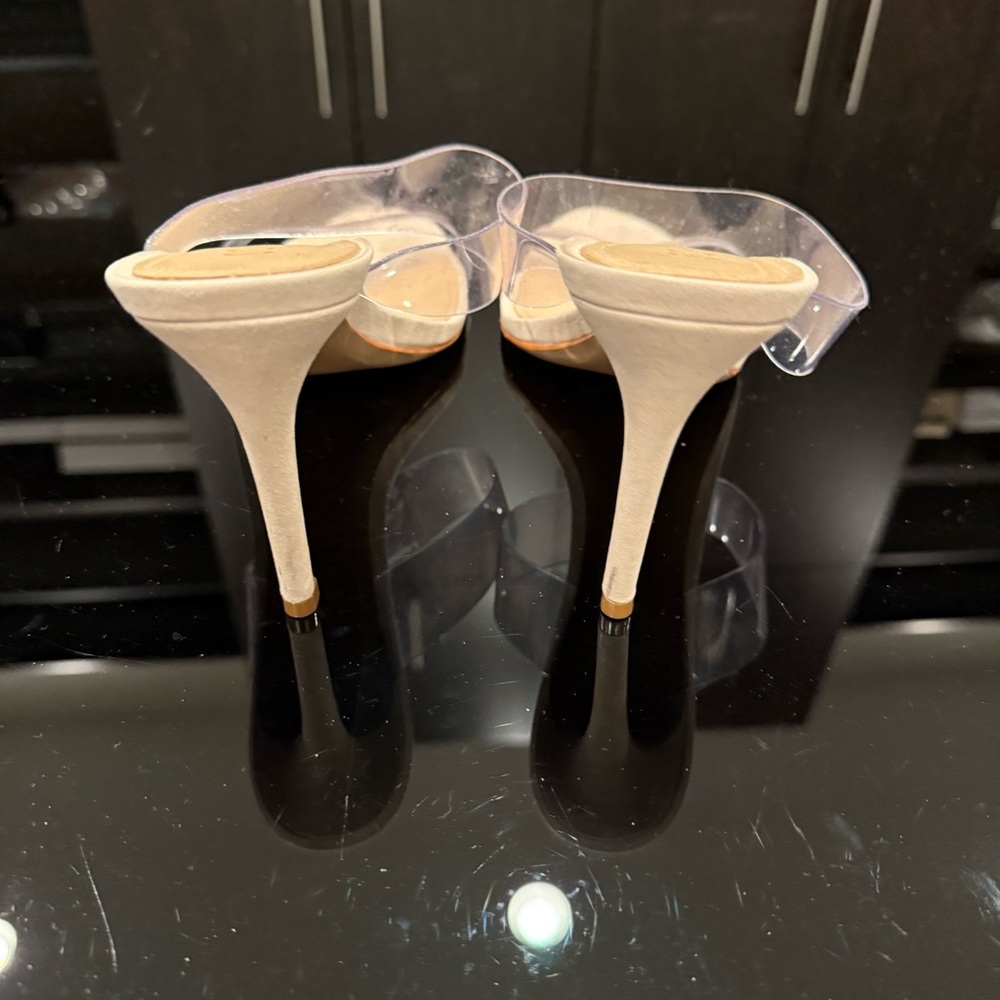 Schutz Ariella Sandal in Oyster | USED - Picture 12 of 13